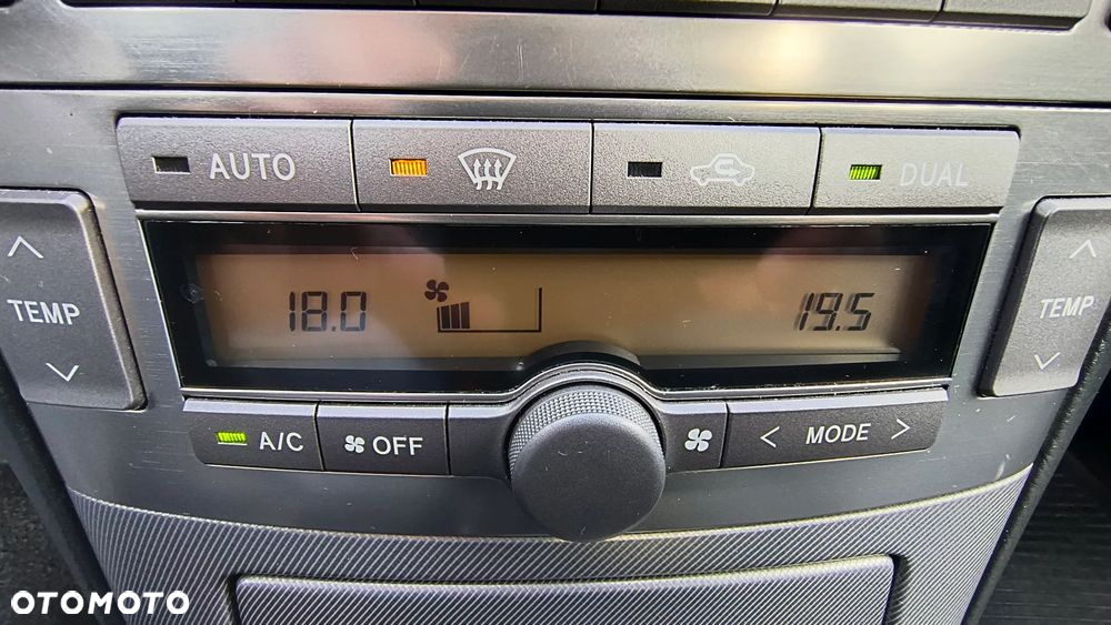 Toyota Avensis - 28