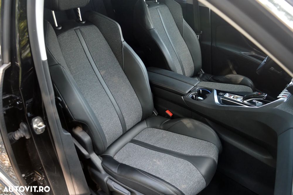 Peugeot 5008 BlueHDI 130 EAT8 Allure - 29