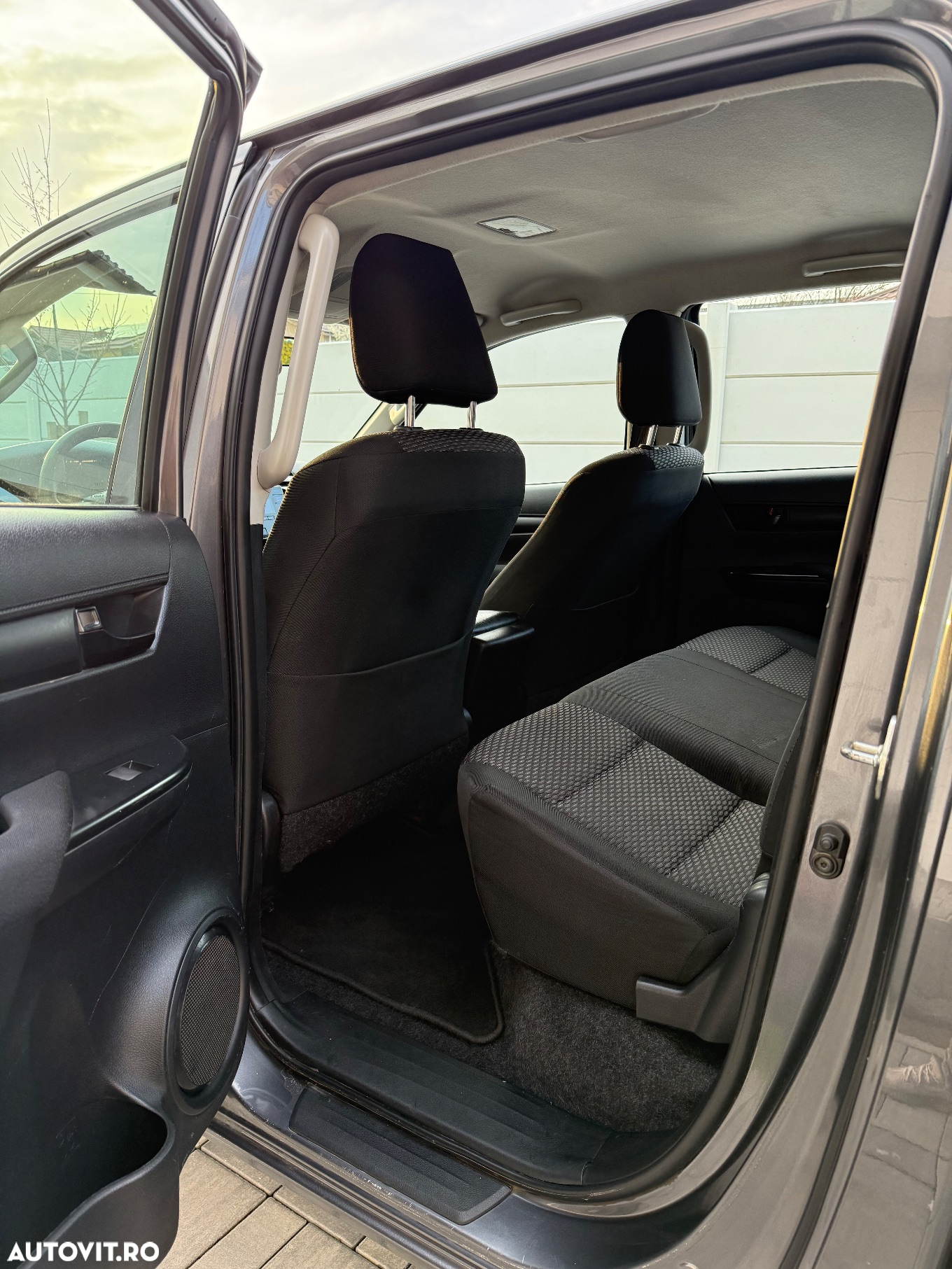 Toyota Hilux 2.4D 150CP 4x4 Double Cab 6MT Comfort - 15