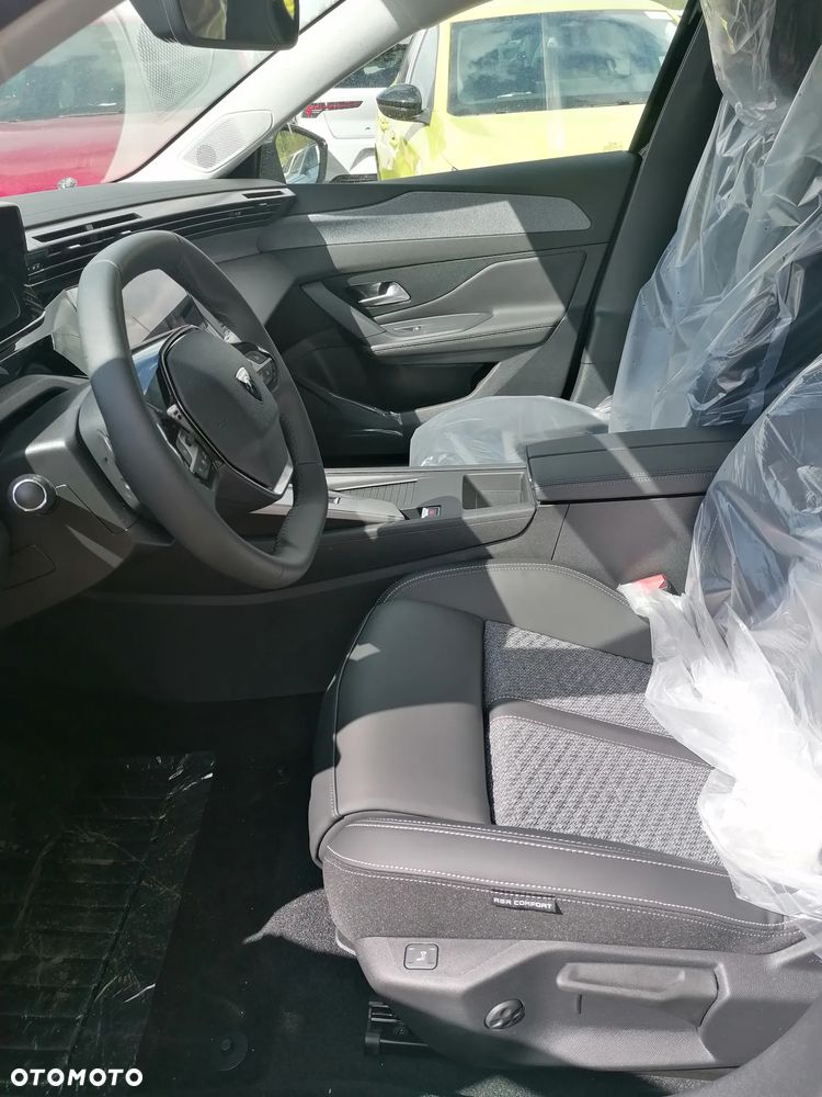 Peugeot 308 1.2 mHEV Allure S&S e-DCS6 - 8