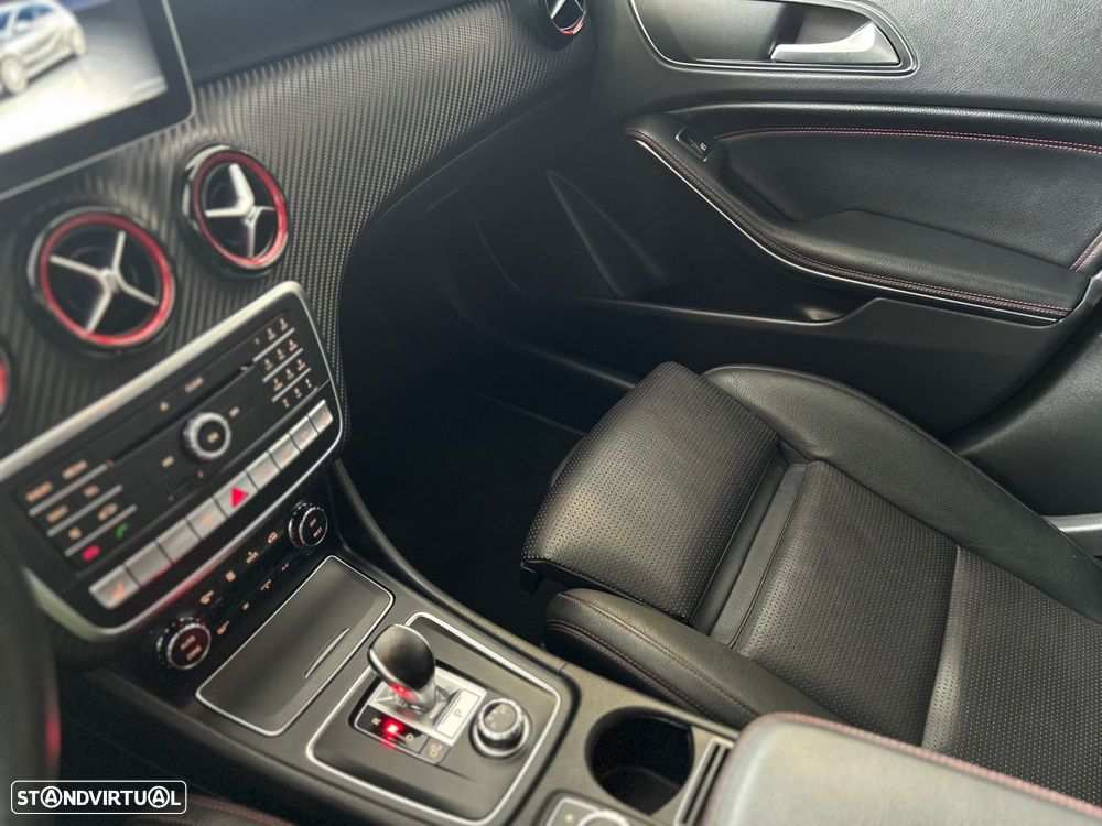 Mercedes-Benz A 45 AMG 4-Matic - 29