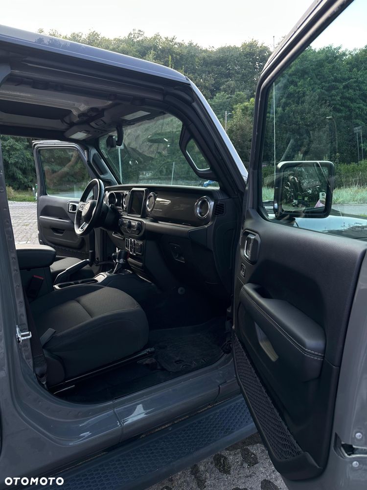 Jeep Wrangler - 25