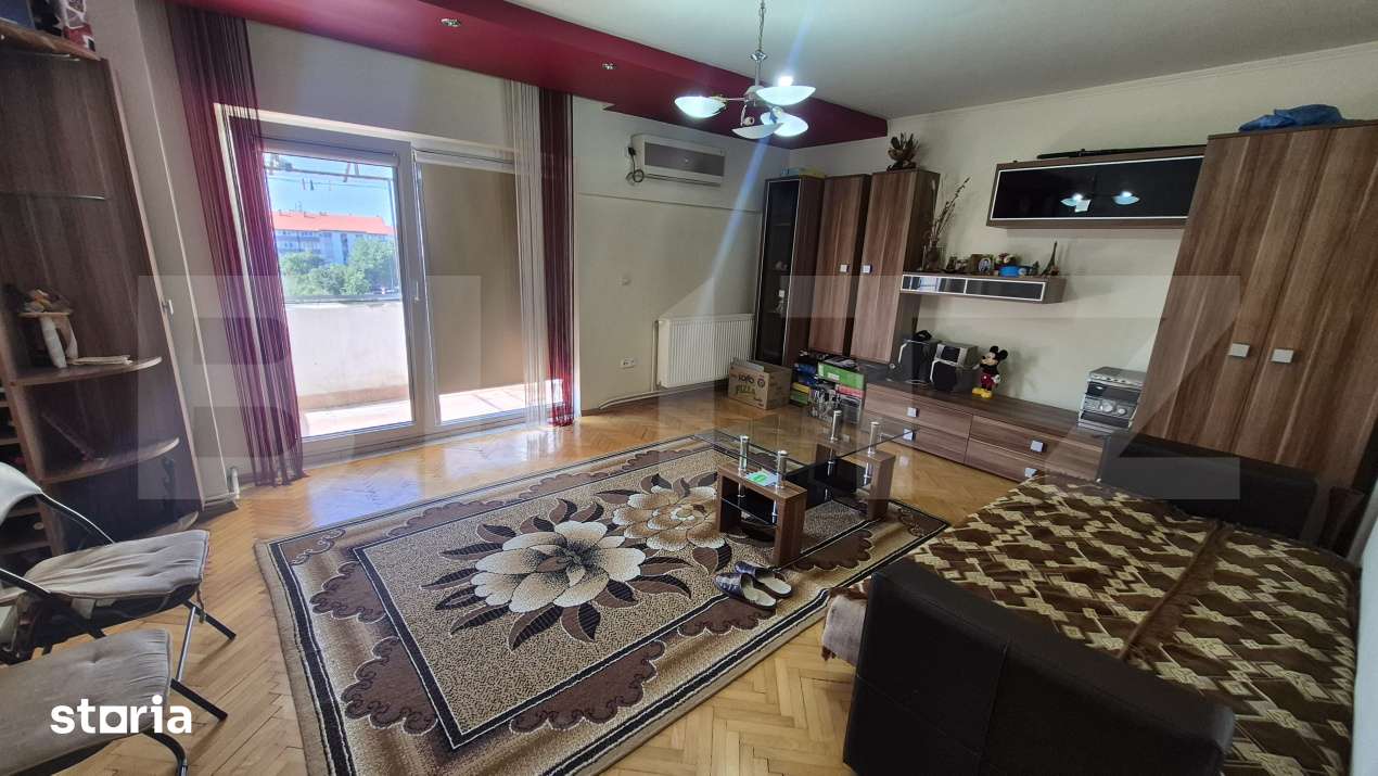 Apartament cu 3 camere de vanzare, 76.47 mp, zona Carpati 2 — fotografia 1