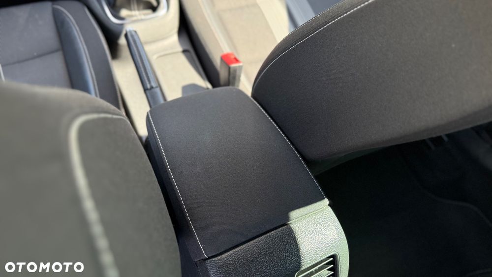 Volkswagen Golf 1.6 TDI DPF MATCH - 22