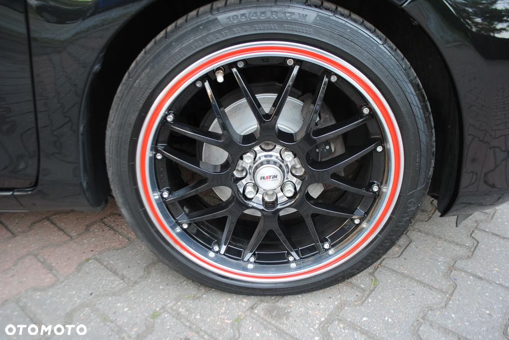 Toyota Yaris 1.0 Premium - 12