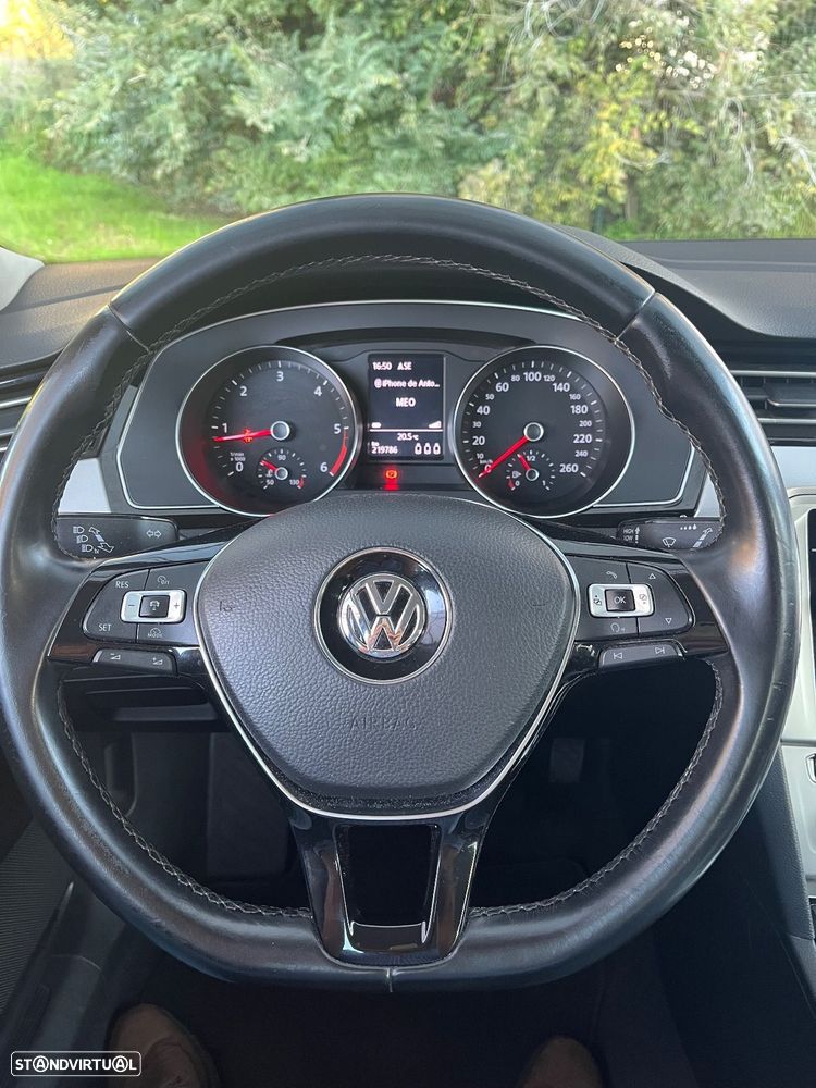 VW Passat Variant - 13