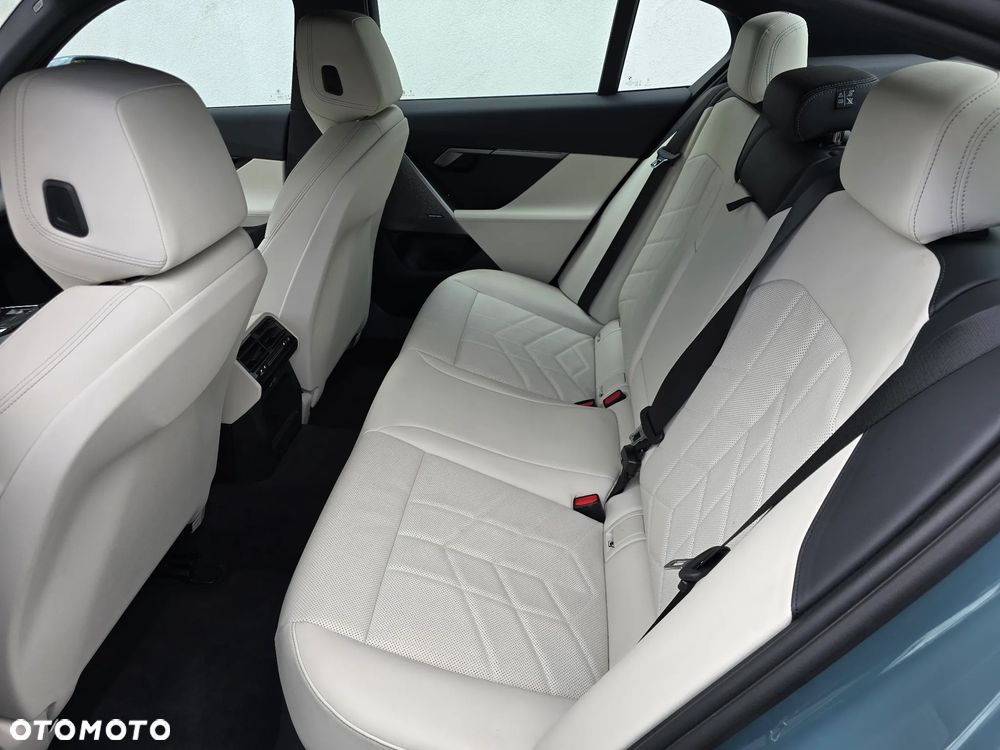 BMW Seria 5 520d xDrive - 8
