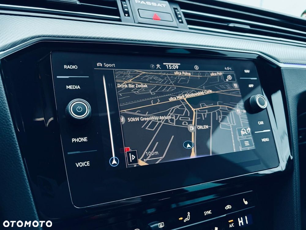 Volkswagen Passat - 30