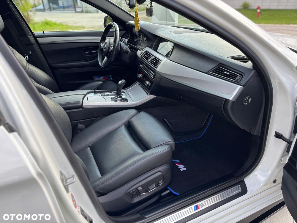 BMW Seria 5 520d M Sport - 27