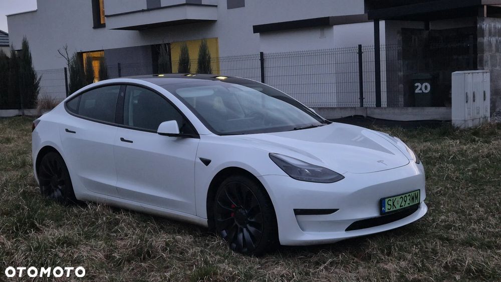 Tesla Model 3 - 25