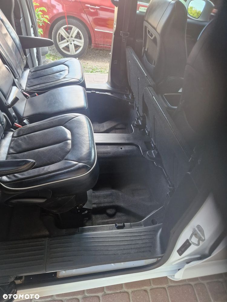 Chrysler Pacifica - 21