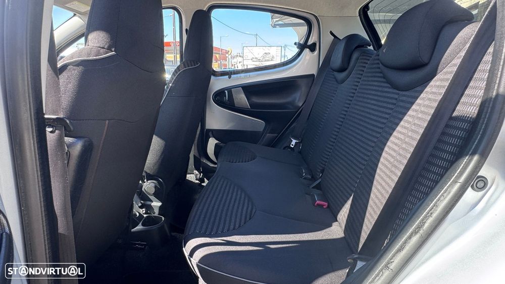 Peugeot 107 1.0 Active - 12