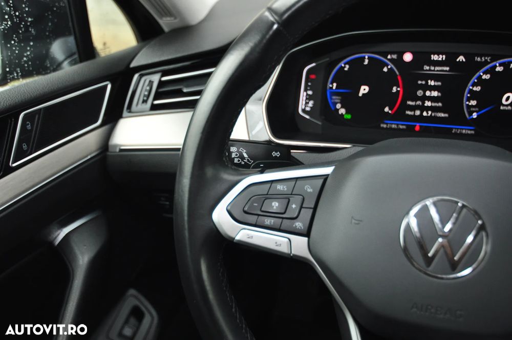 Volkswagen Passat 2.0 TDI SCR DSG Business - 25