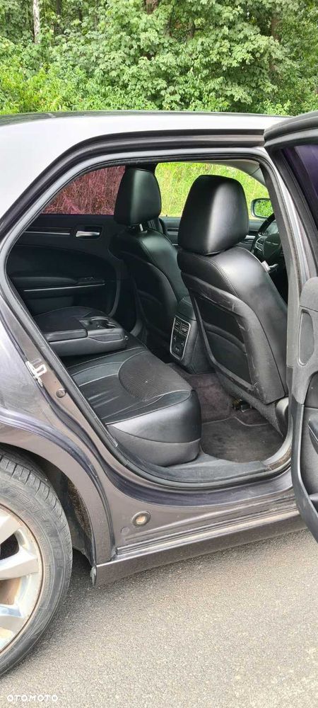 Chrysler 300C - 5