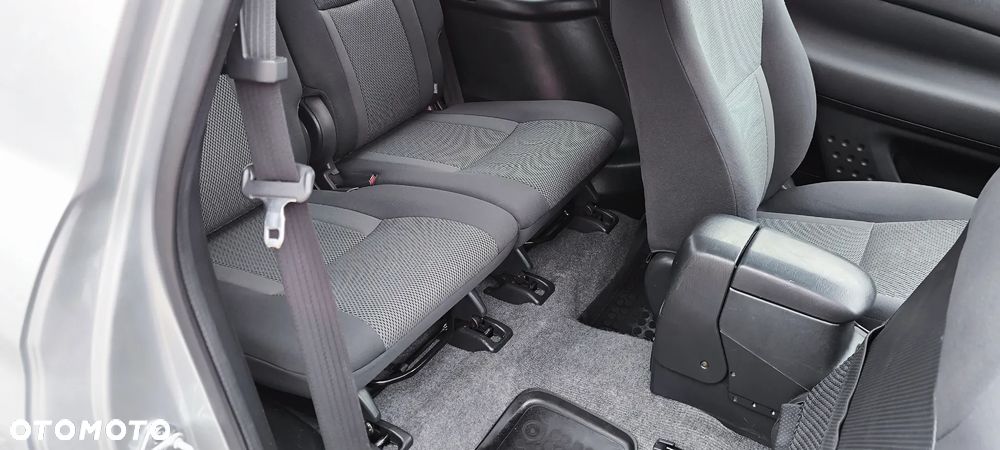 Toyota RAV4 - 11