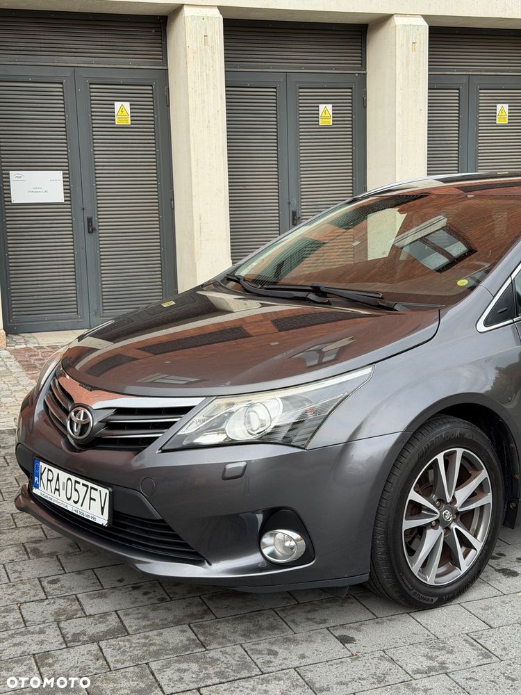 Toyota Avensis 1.8 Sol plus NAVI - 29