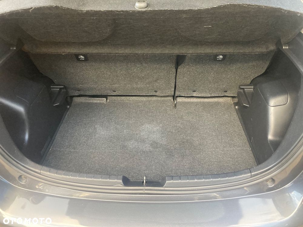 Toyota Yaris 1.5 Premium - 28