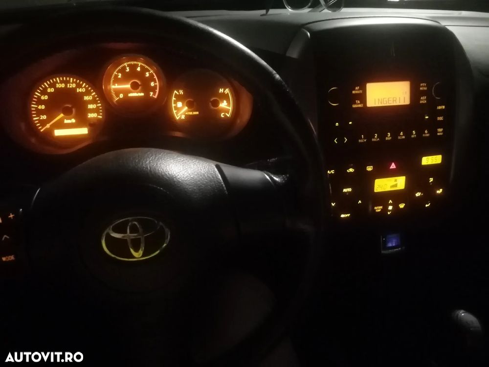 Toyota RAV4 2.0 D-4D Limited - 10