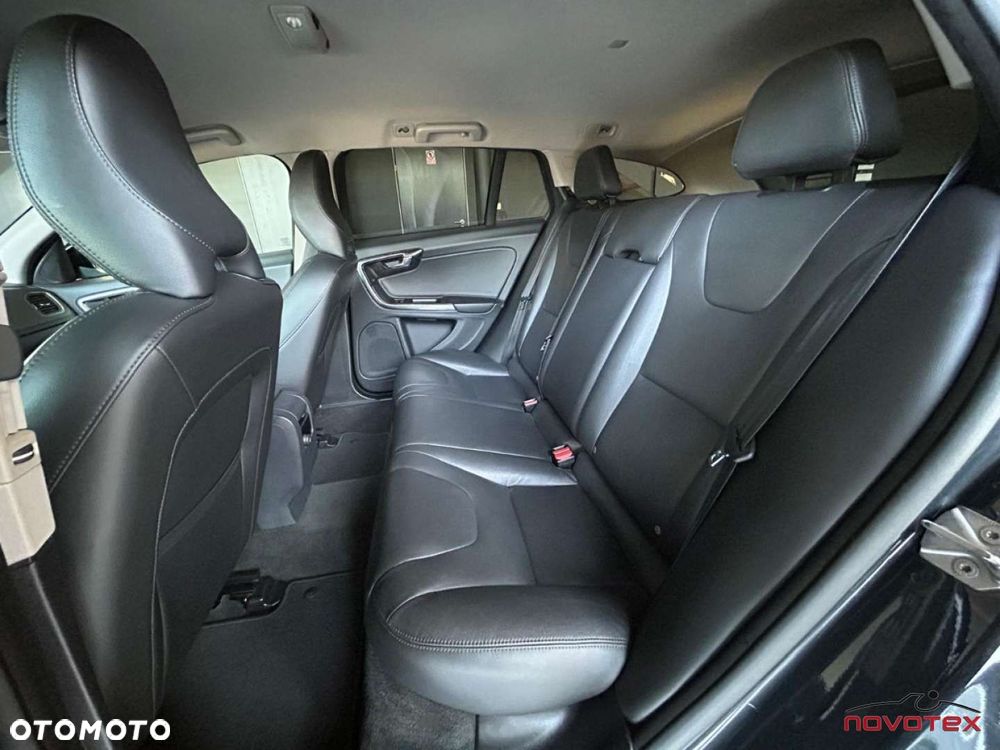 Volvo V60 Cross Country D3 Drive-E Momentum - 20