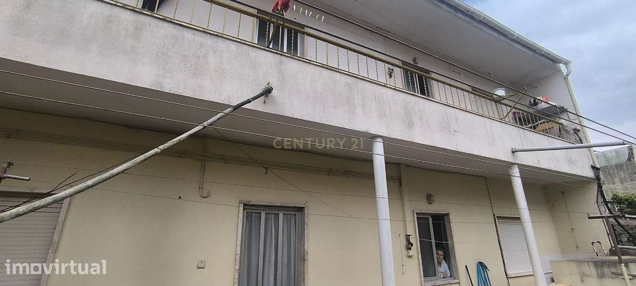 Prédio em Casal de Cambra para investimento - Grande imagem: 4/12