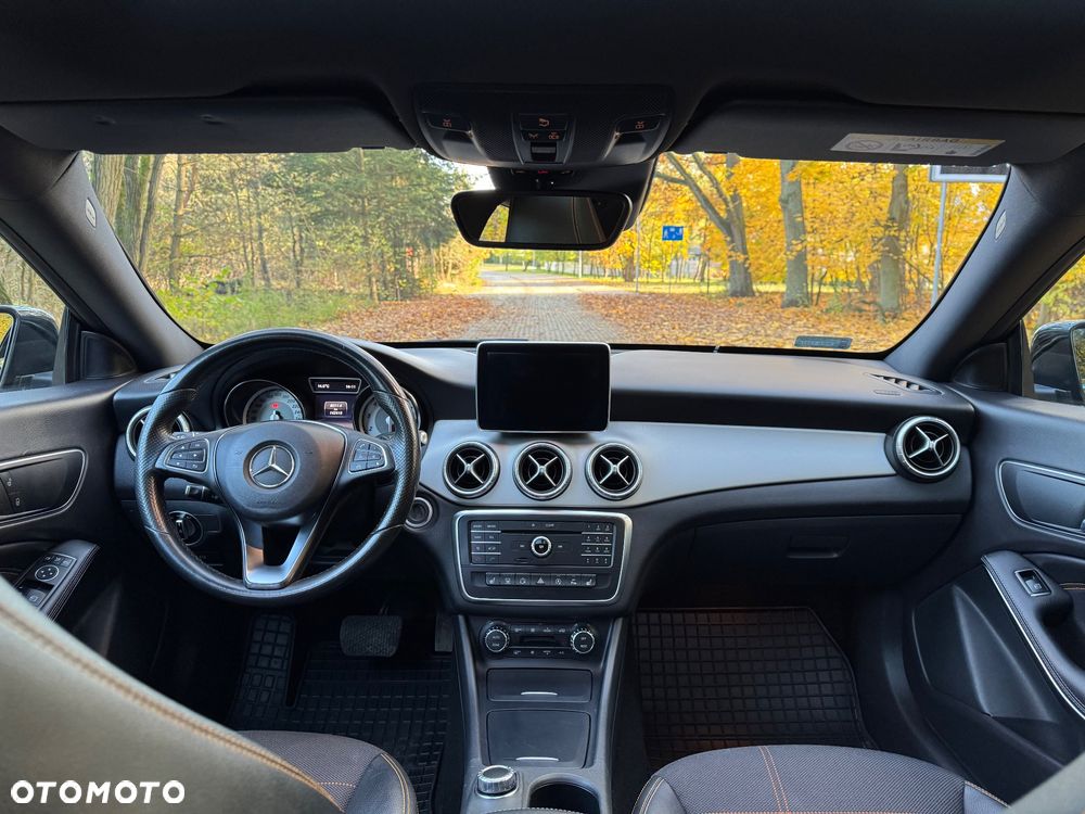 Mercedes-Benz CLA 200 7G-DCT - 13
