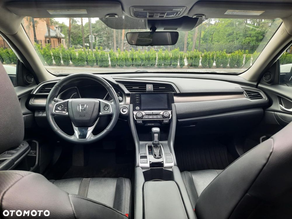 Honda Civic 1.5 i-VTEC Turbo CVT Executive - 11