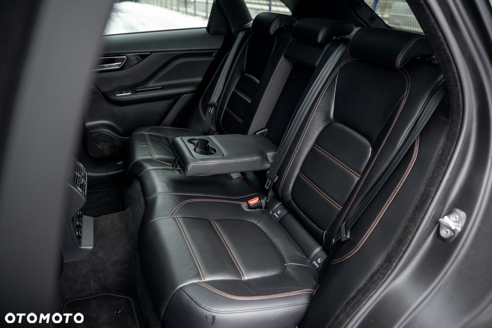 Jaguar F-Pace 25d AWD Prestige - 35