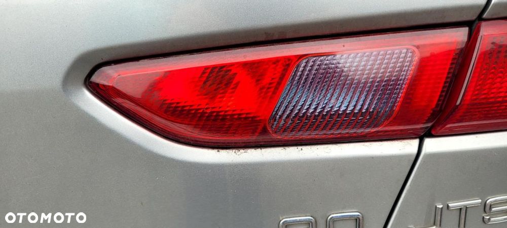 LAMPA TYŁ PRAWY W KLAPIE ALFA ROMEO 156 - 1