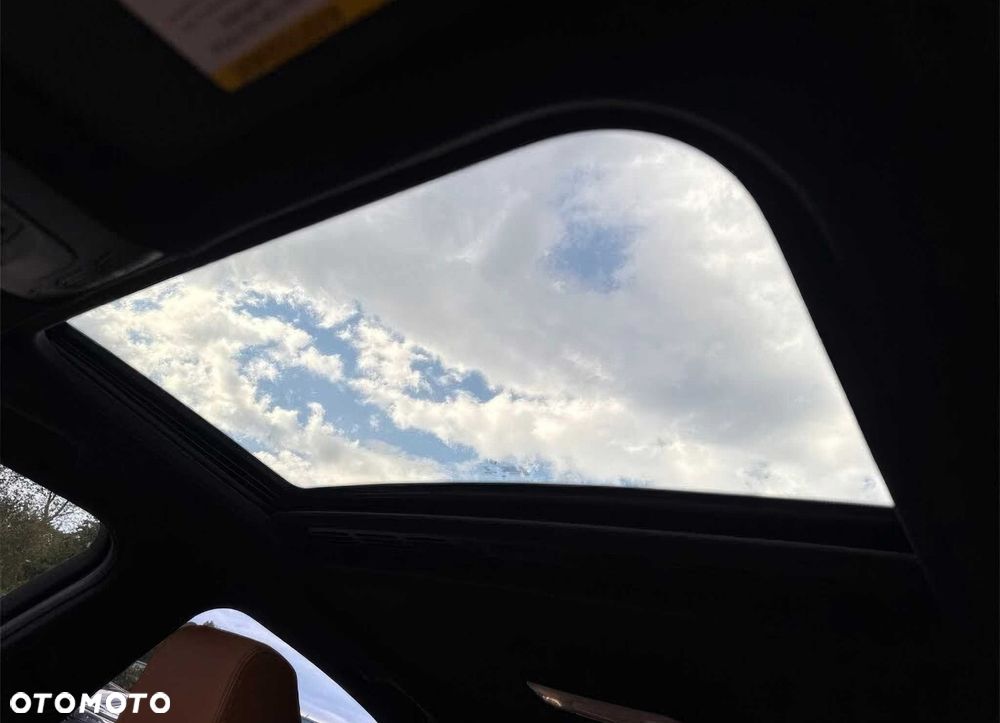 BMW Seria 3 330i xDrive Luxury Line - 7