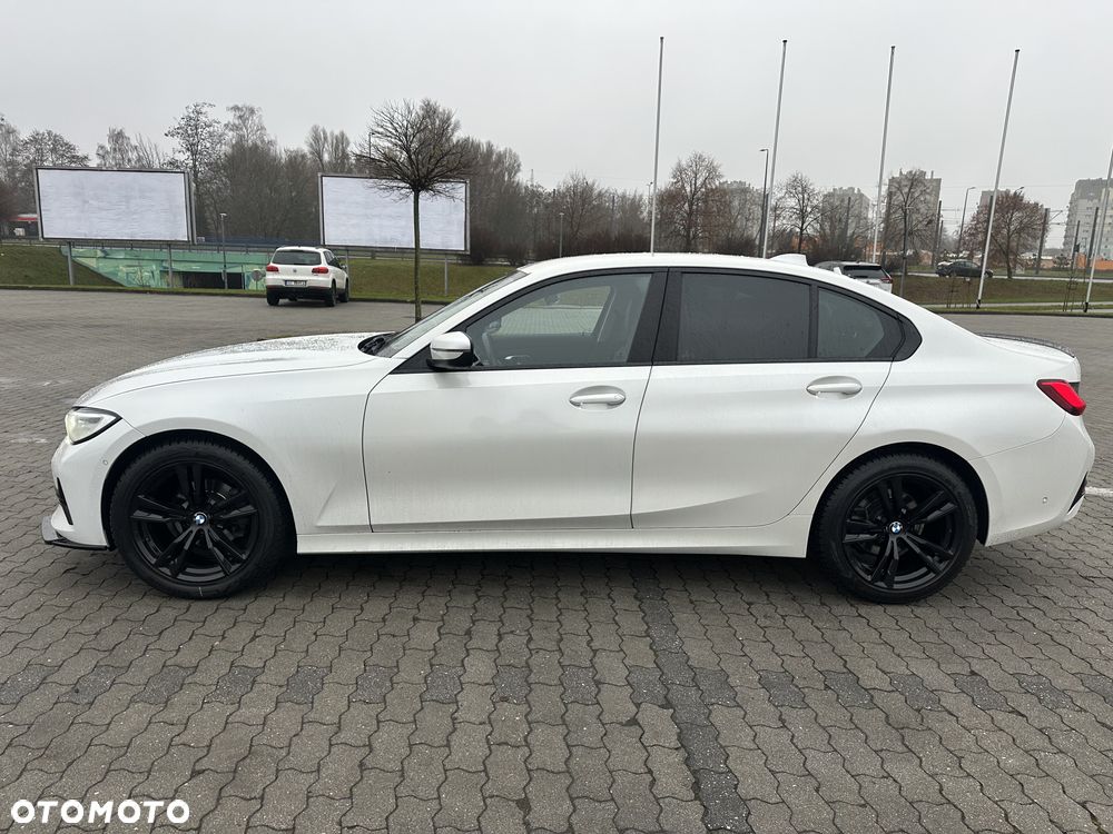BMW Seria 3 318d MHEV Sport Line - 36