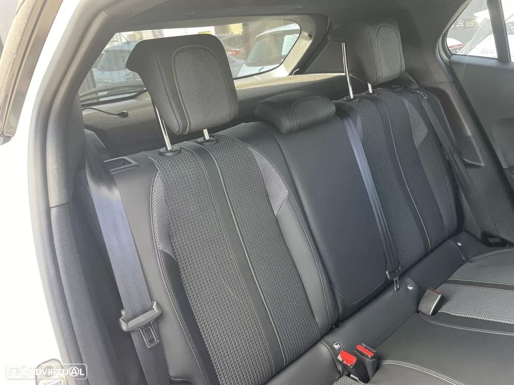 Peugeot 2008 1.2 PureTech GT Line - 19