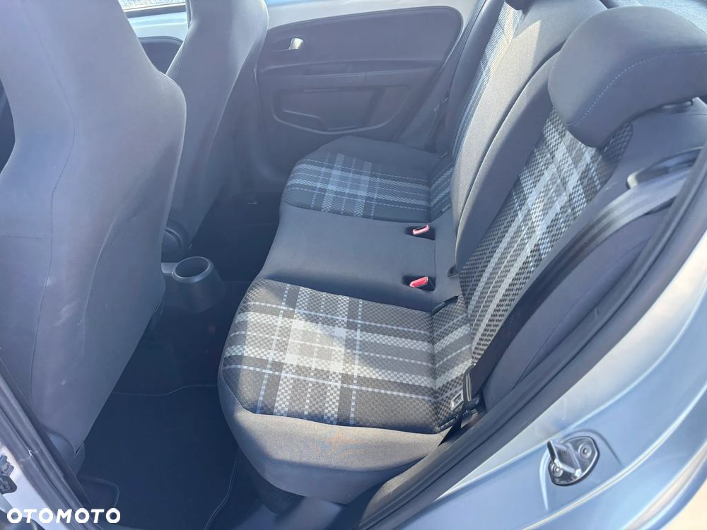 Volkswagen up! club - 6