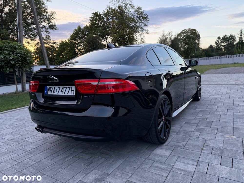 Jaguar XE 2.0 D AWD R-Sport - 24