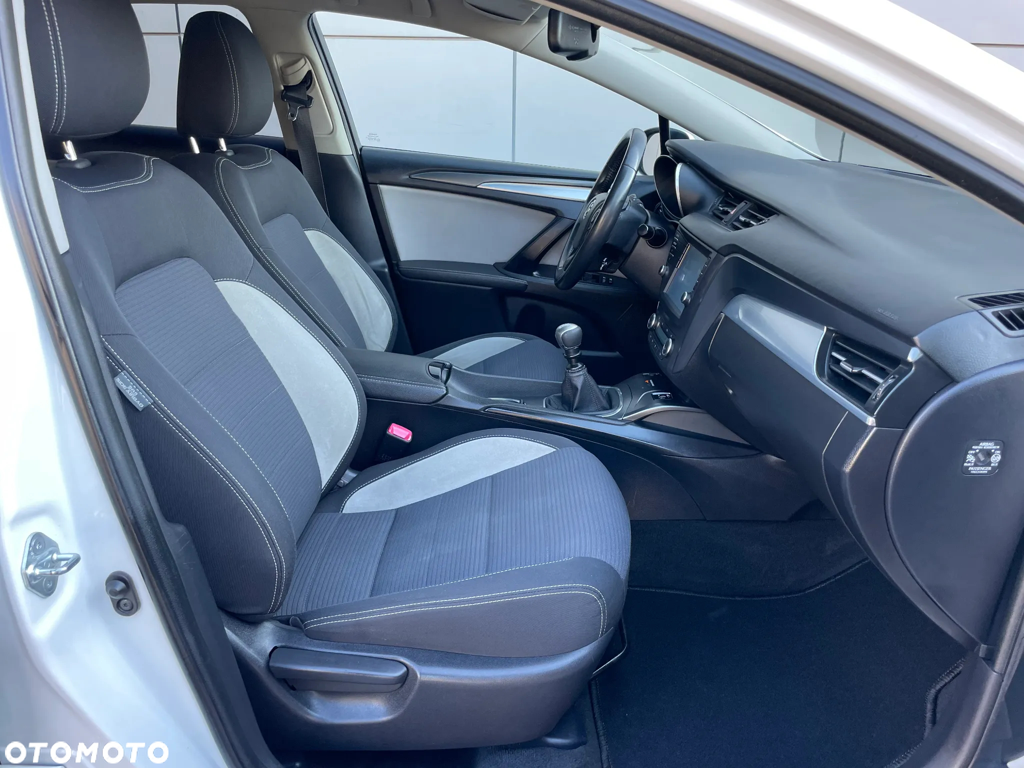 Toyota Avensis 2.0 D-4D Prestige - 10