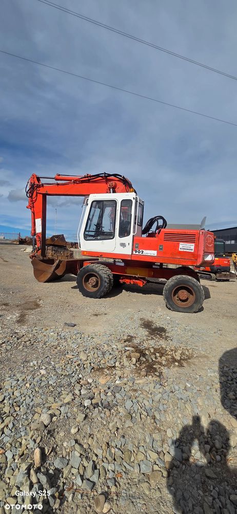 Liebherr A902 - 3