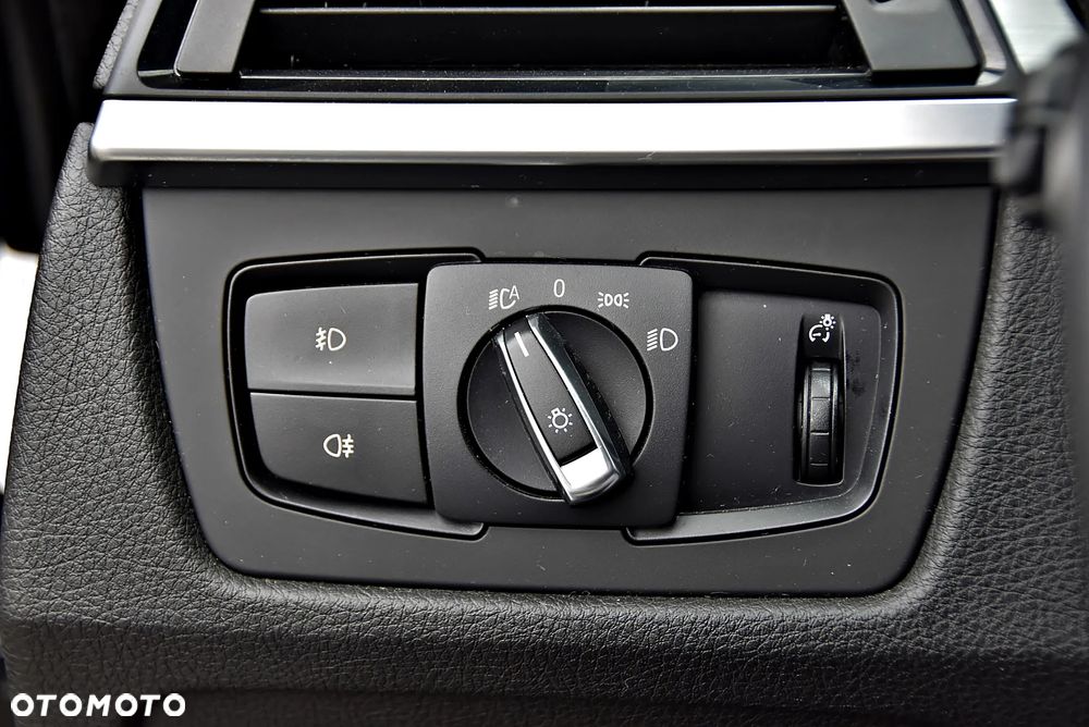 BMW 3GT 320i Luxury Line - 31