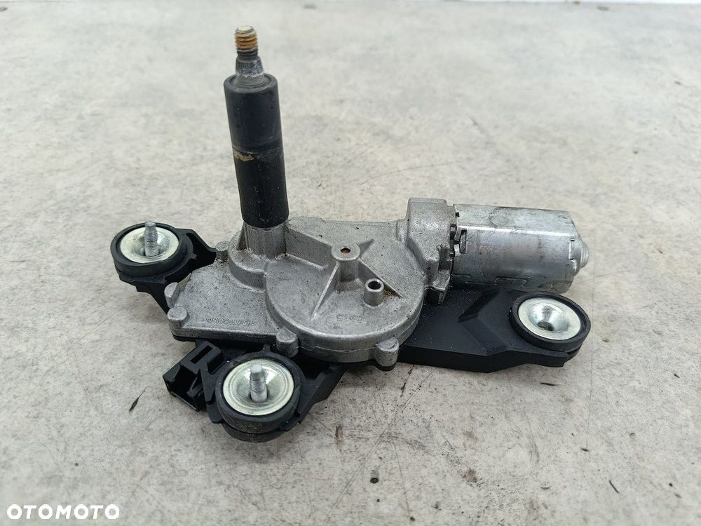 SILNICZEK WYCIERACZKI TYŁ VOLVO V60 31294492 0390201884  BOSCH - 1