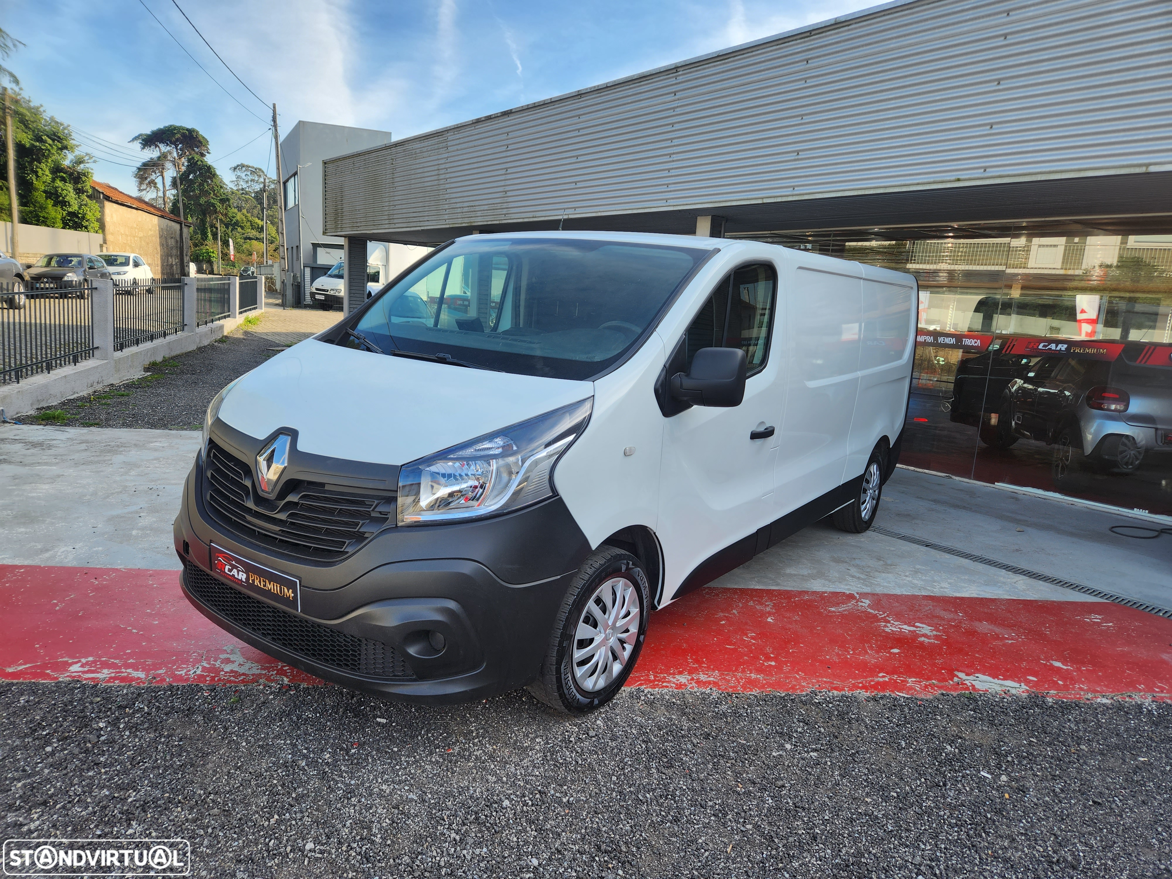 Renault TRAFIC - 2