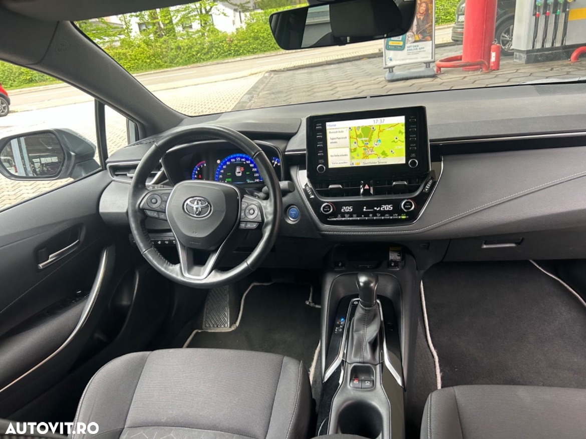 Toyota Corolla 2.0 Hybrid Team Deutschland - 11