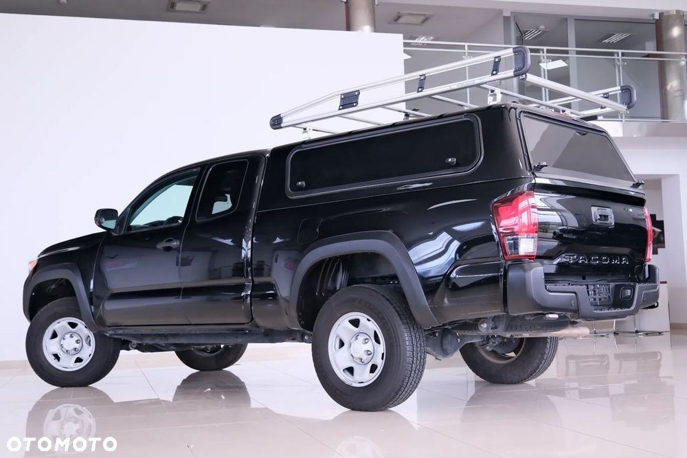 Toyota Tacoma - 11