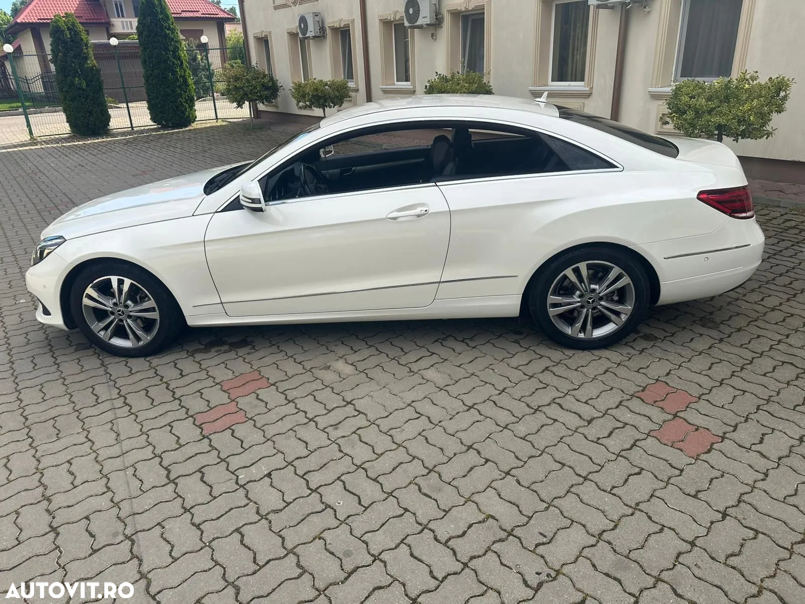 Mercedes-Benz E 200 Coupe 7G-TRONIC - 2