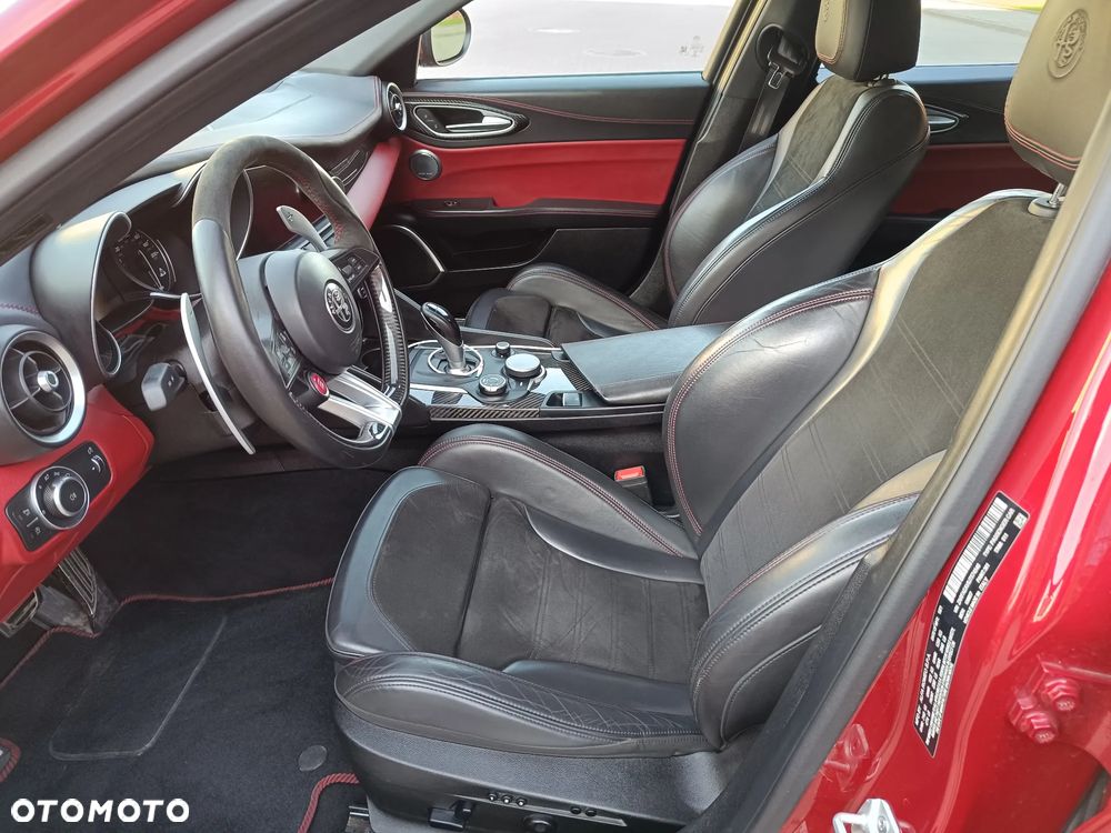 Alfa Romeo Giulia 2.9 Bi Turbo V6 Quadrifoglio - 26