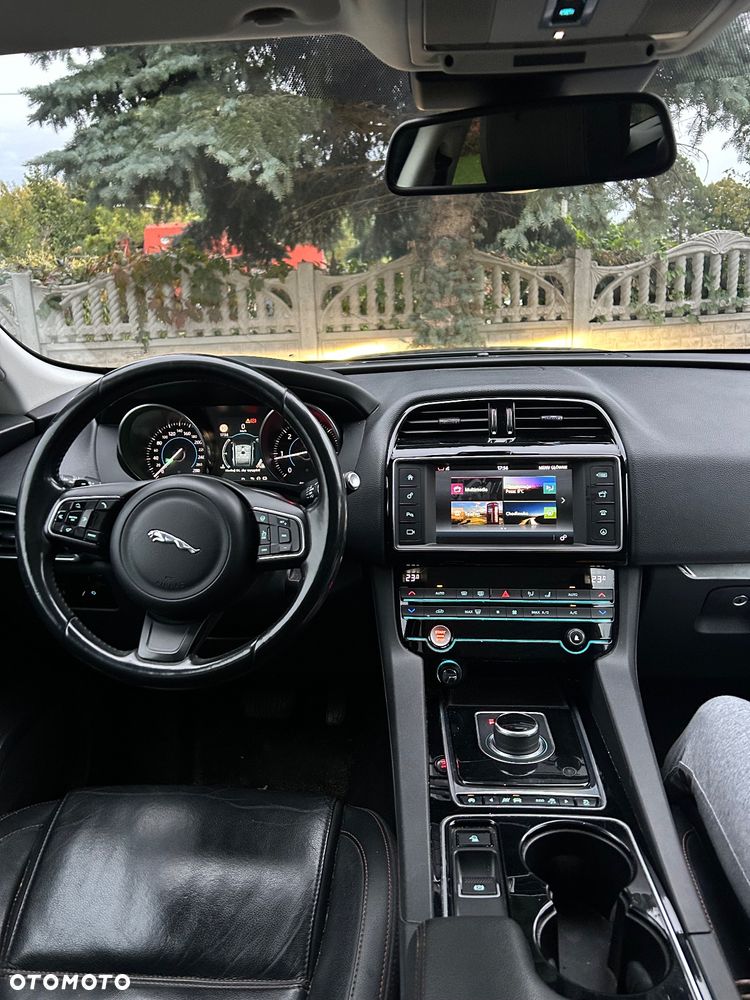 Jaguar F-Pace 2.0 i4D AWD Prestige - 10