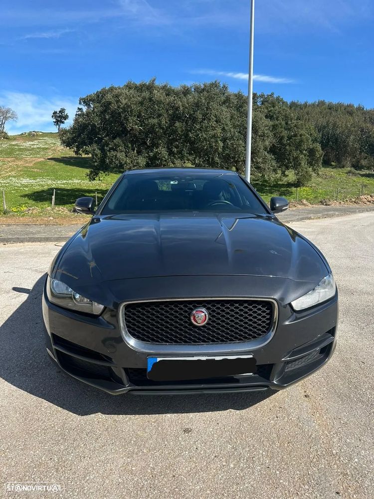 Jaguar XE - 5