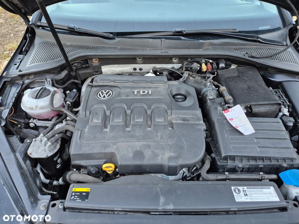 Volkswagen Golf 1.6 BlueTDI Comfortline - 23