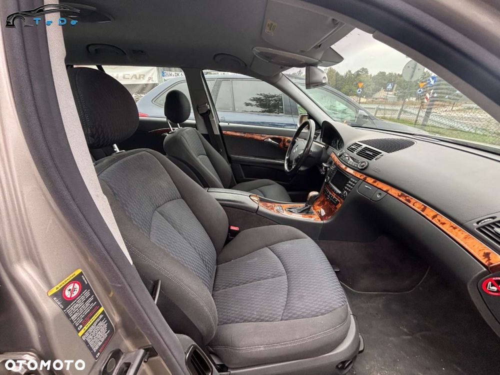 Mercedes-Benz Klasa E 500 4-Matic T Elegance - 24