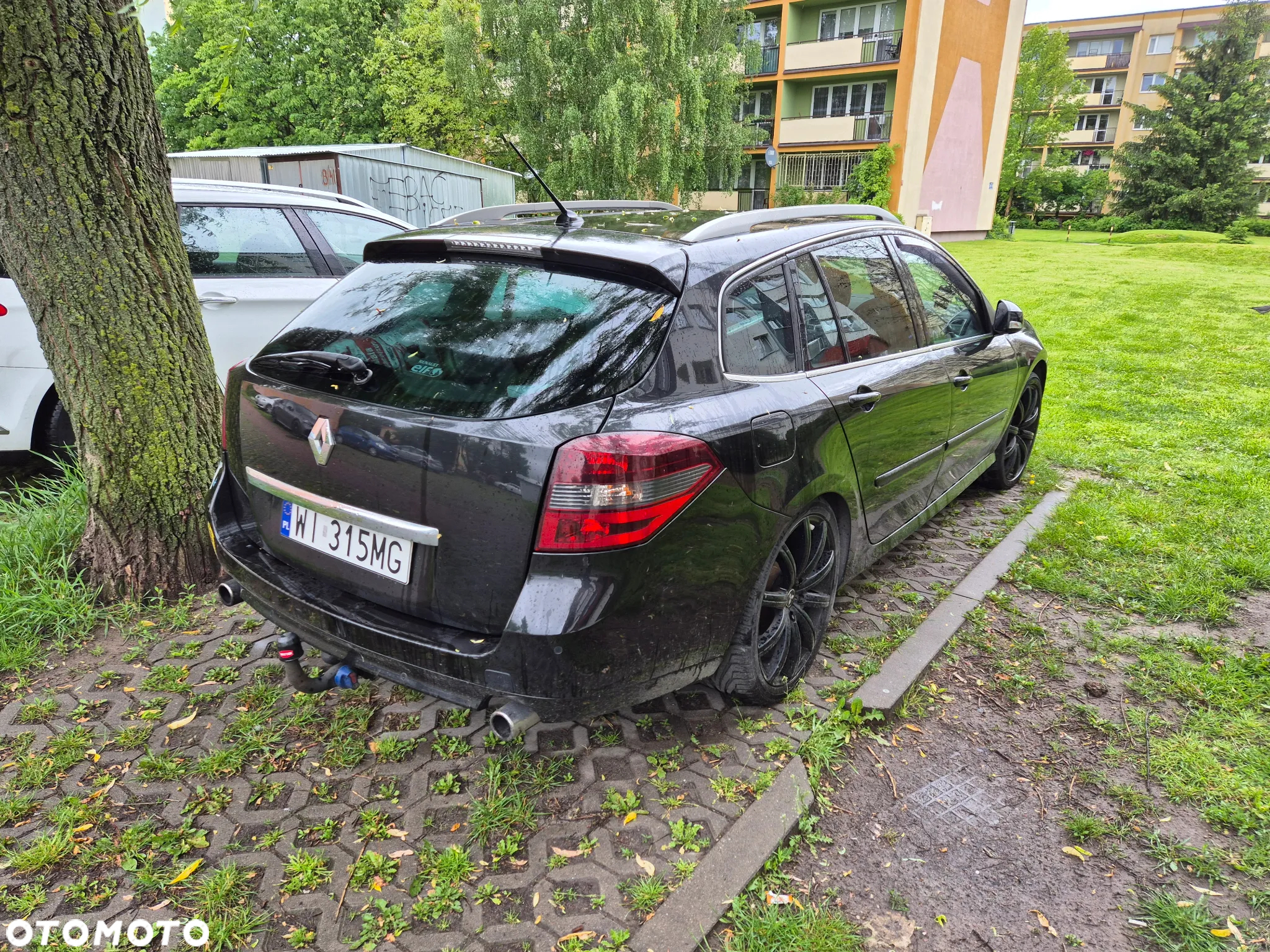 Renault Laguna Grandtour dCi 150 FAP Bose - 2