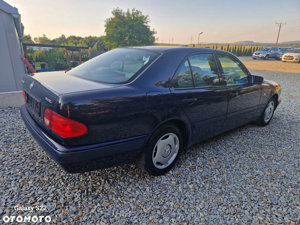 Mercedes-Benz Klasa E - 8