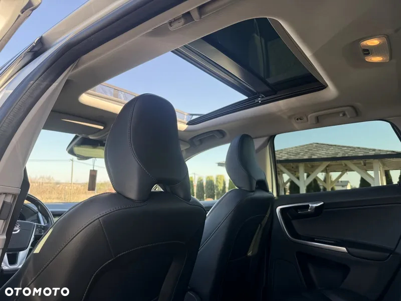 Volvo XC 60 2.4D AWD Summum - 11