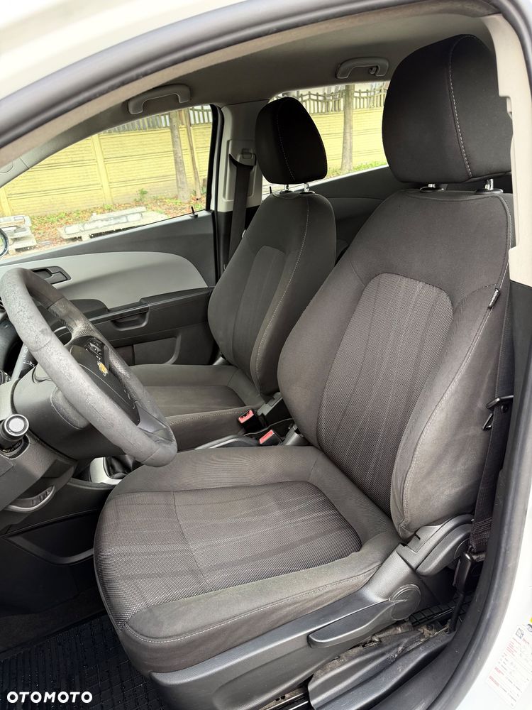 Chevrolet Aveo - 11